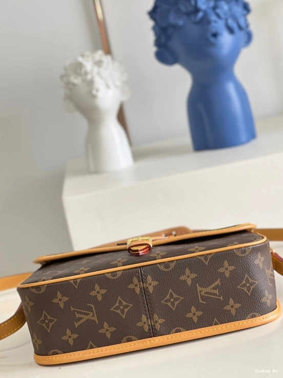 SOLOGNE VUITTON VINTAGE LOUIS 0825